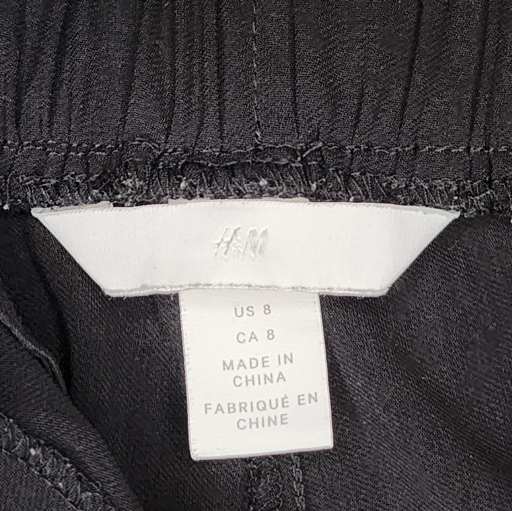 H&M Black High-Waisted Paperbag Shorts with Tie Belt, size 8